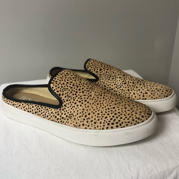 boutique by carlys Shoes - Animal print slides size 10 NEW!
